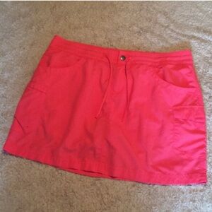 Columbia Women’s Skort, size Medium, coral